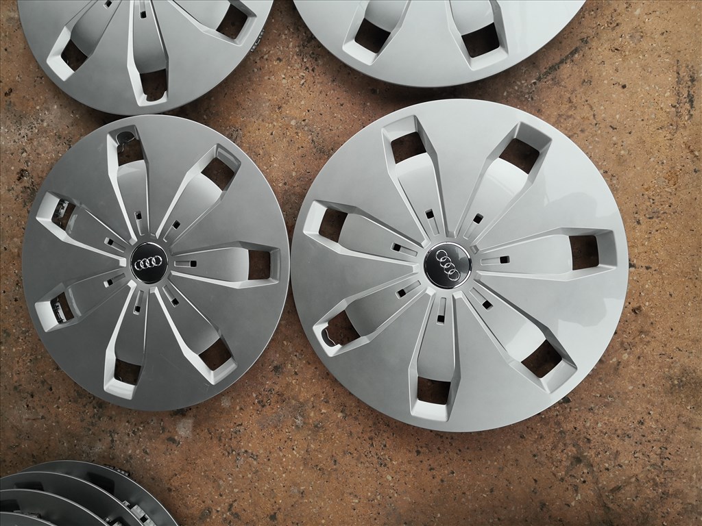 16-os Gyári Audi dísztárcsa 20000ft a 4db/41/ 1. kép