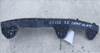 Lexus GS 450h jobb első lámpa alatti műanyag 