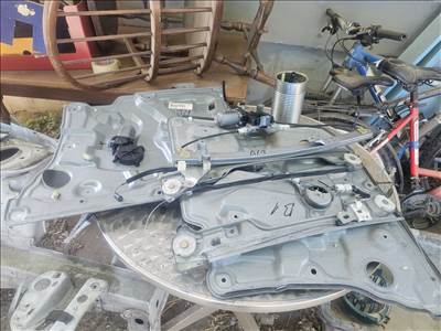 Nissan Primera III Ablakemelő szerkezet és motor első 