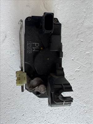 opel zafira b 2005-2014  jobb hátsó ajtózár   13210739