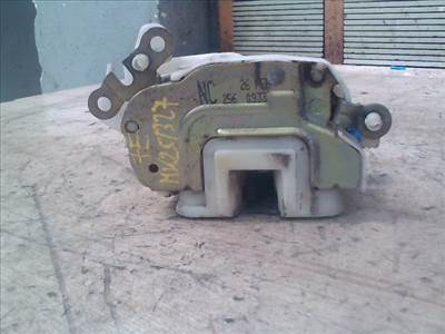 NISSAN VANETTE CARGO Jobb első ajtó zárszerkezet mechanikus