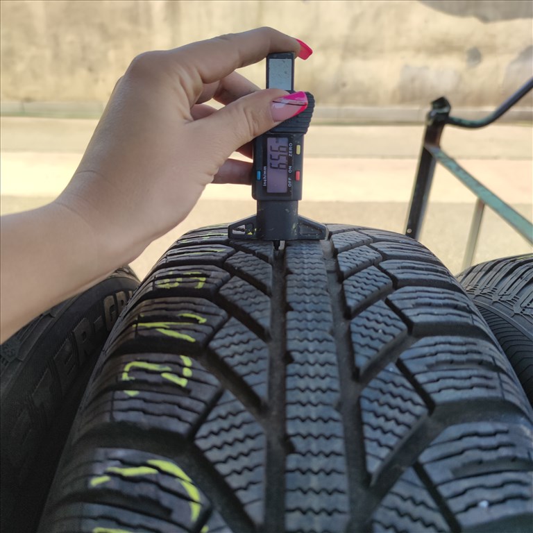  215/70 R16 Semperit téli gumi 80000ft a 4db/131/ 3. kép