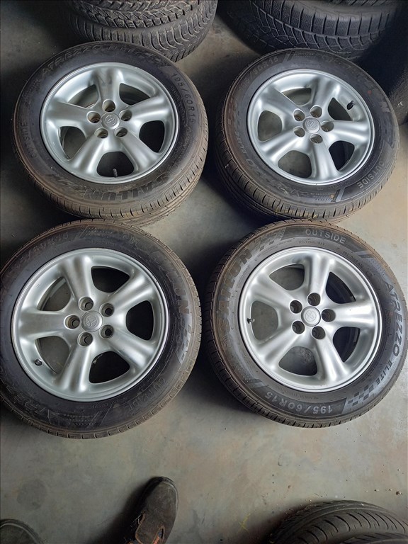 Toyota Avensis 6x15 5x100 gyári alufelni 195/60R15 Sailun nyárival sxx2 1. kép