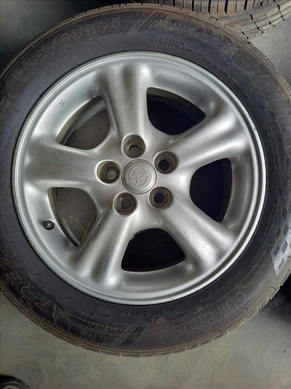 Toyota Avensis 6x15 5x100 gyári alufelni 195/60R15 Sailun nyárival sxx2 3. kép