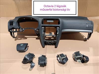 Skoda Octavia II Műszerfal, légzsák,biztonsági öv 