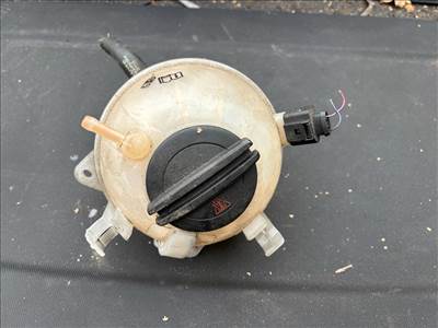 AUDI Q3 8U Kiegyenlítő Tartály 015553