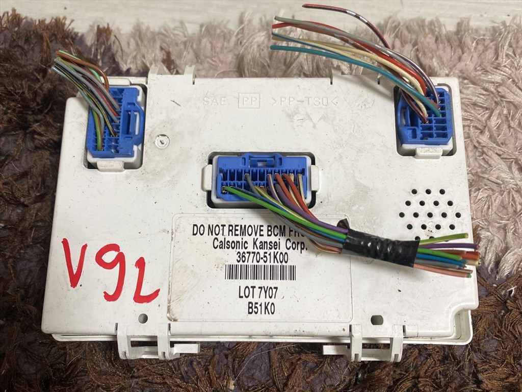 SUZUKI SPLASH  Biztosítéktábla Utastér 011106 1. kép