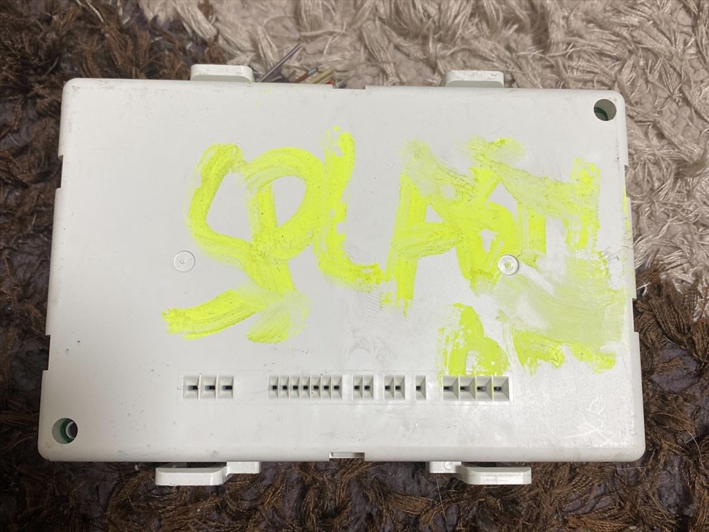 SUZUKI SPLASH  Biztosítéktábla Utastér 011106 3. kép