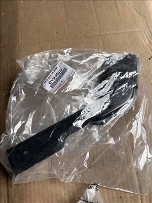 Toyota Yaris Cross (XP210) Bal első ajtó betét 67134-0d010