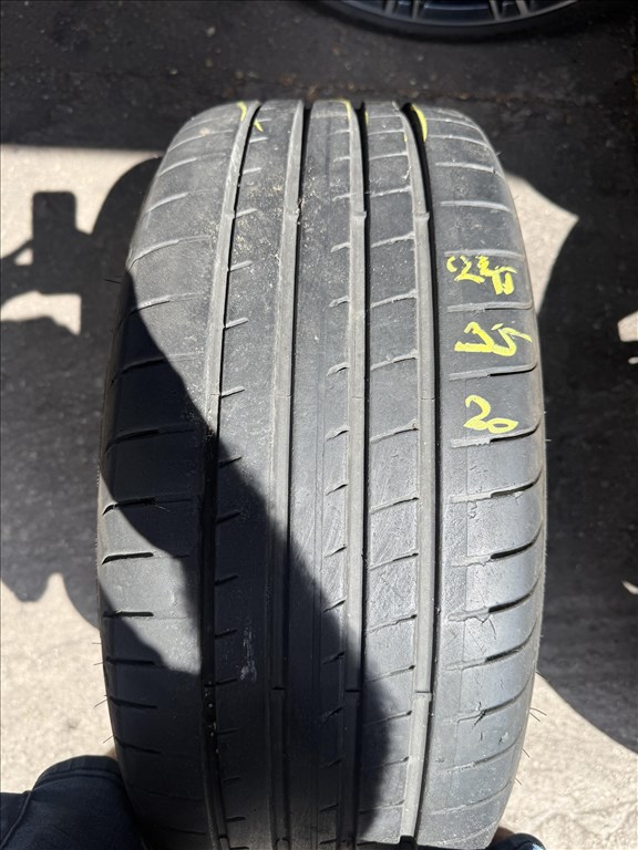 Good Year F1 Assymtric 5 245/35 R20 Run Flat 6mm-es nyárigumi pár ( 2 darab ) eladó 1. kép
