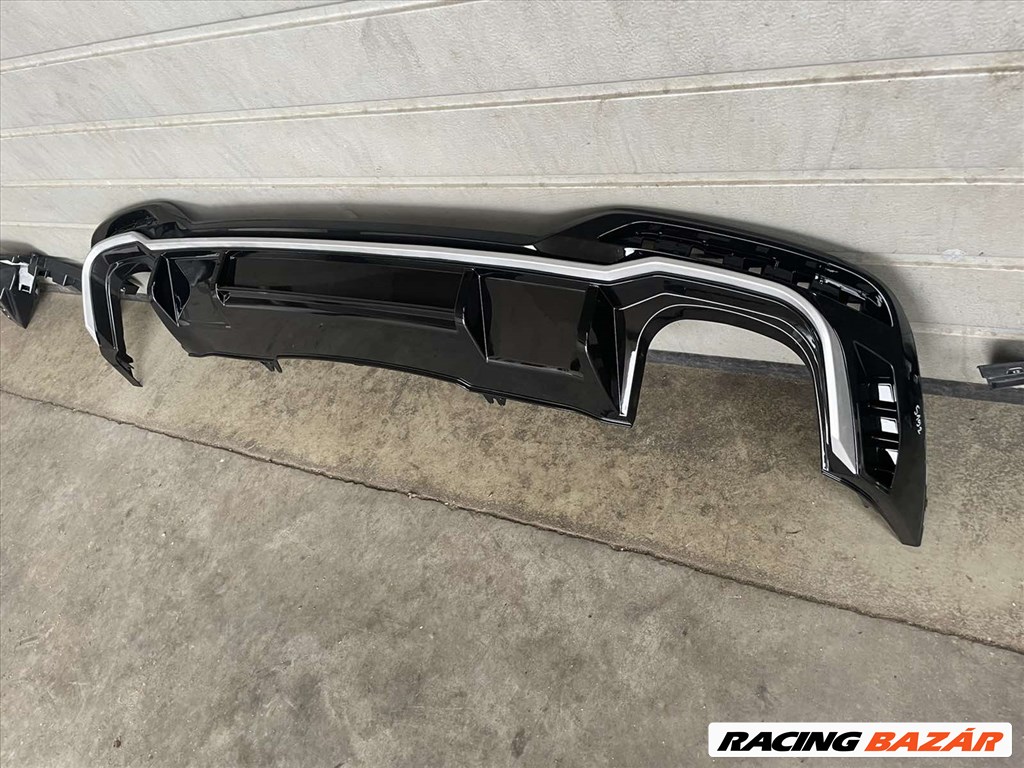 5192. Audi A4 B9 8W facelift RS4 RS OPTIK hátsó lökhárító alatti műanyag  2. kép
