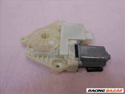 VW Passat B8 Ablakemelő motor - beépített elektronikával - Jobb hátsó 5Q4959811E