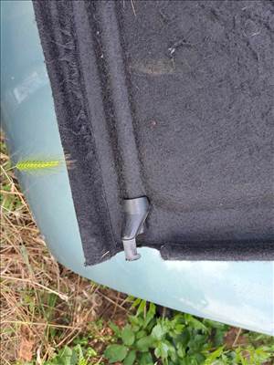 Volkswagen Golf III kalaptartó 