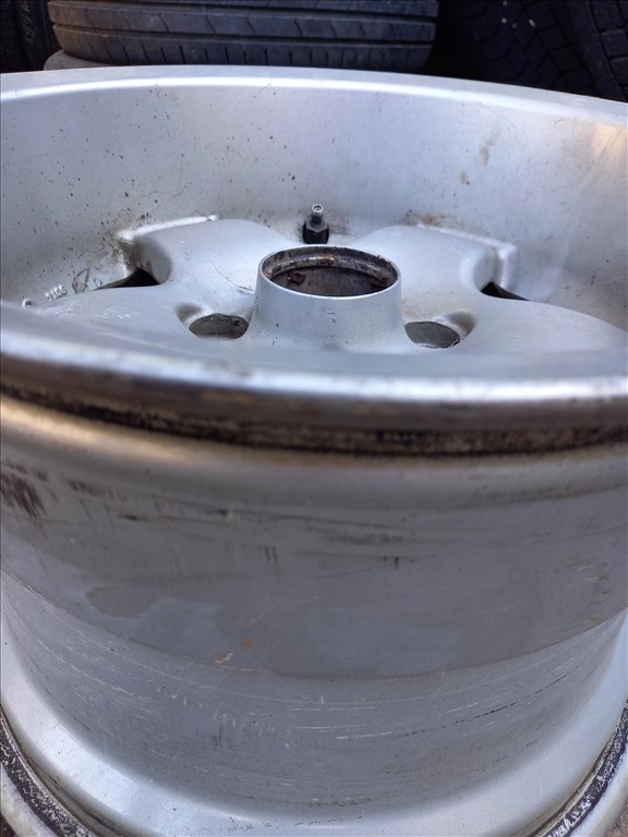   Tuning 4x100 lyukosztású 9JJ 14" használt alufelni csak 3db van  belőle !!! 4. kép