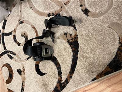 RENAULT CLIO IV  Hátsó középső Biztonsági Öv