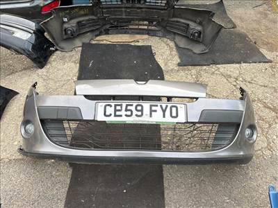 RENAULT MEGANE III Ferdehátú BZ0_ Első Lökhárító (Részeivel)