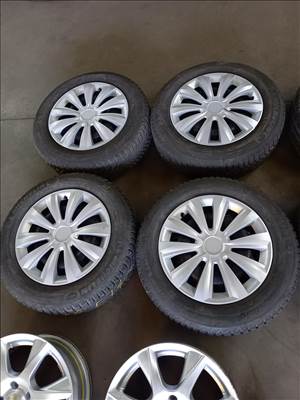 Renault 4x100 lyukosztású 15" használt lemezfelni, rajta 185/65 újszerű Michelin téli gumi sxx4