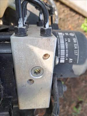 Volkswagen Polo III 1.4 16V ABS ABS kocka  6q0614117