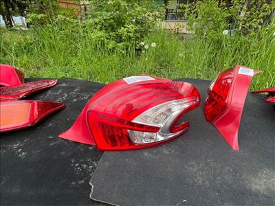 PEUGEOT 208  Jobb Hátsó Lámpa