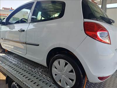 Renault Clio III Bal hátsó lámpa 