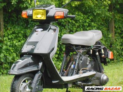 YAMAHA MBK 125 CM3-ES ,OSZTRÁK NAGYROBOGÓ,GYÁRI 21000 KM-REL,DE PAPIROK NÉLKŰL ELADÓ