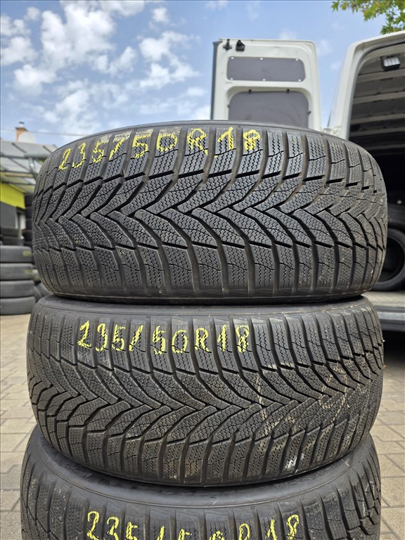  235/5018" újszerű Nexen winguard aport 2  téli gumi  3. kép
