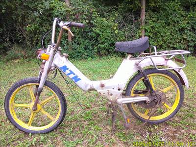 KTM HOBBY,ÁTFESTETT ÜRES FŐVÁZ KEREKEKKEL EGYÜTT OLCSÓN ELADÓ