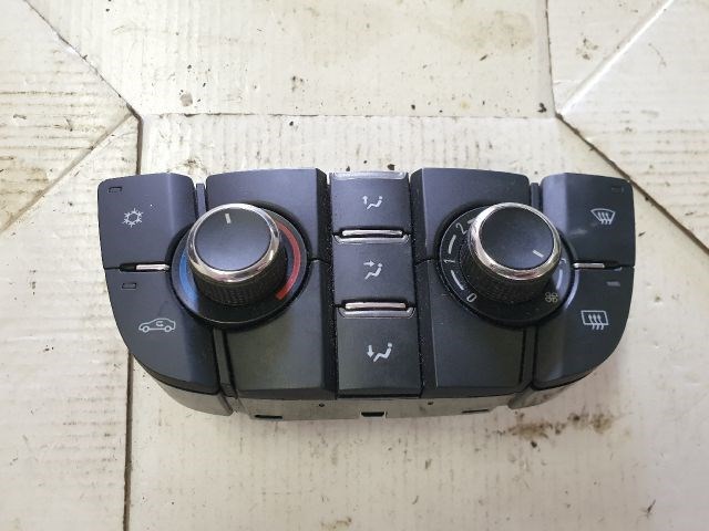 Opel Astra J Fűtéskapcsoló  13346092 1. kép