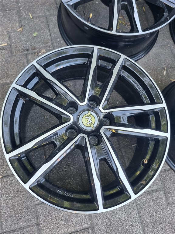  5x114.3 lyukosztású 7JJ 17" új Vilach alufelni 2. kép