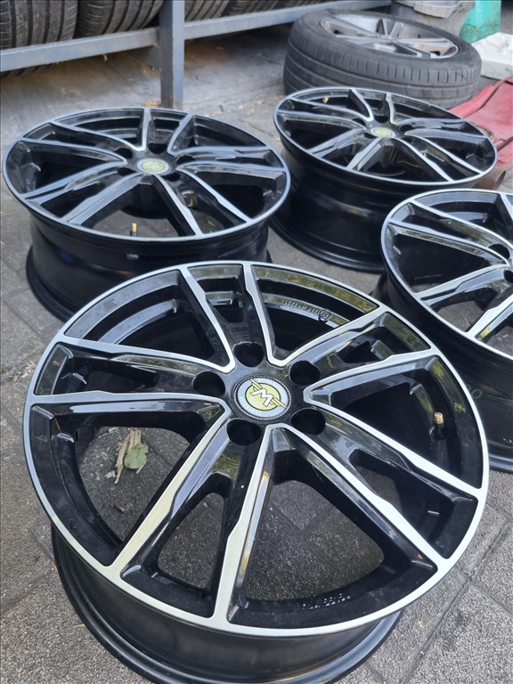  5x114.3 lyukosztású 7JJ 17" új Vilach alufelni 3. kép