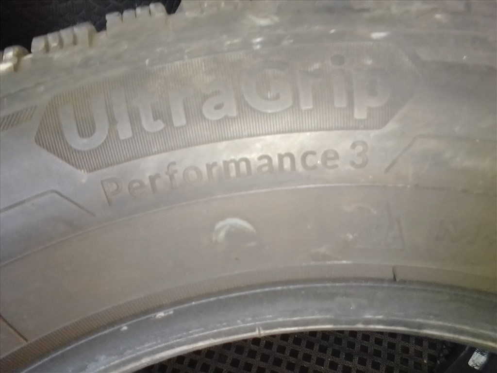  195/65R15 Goodyear újszerű 2023-as téli gumi garnitúra 7. kép