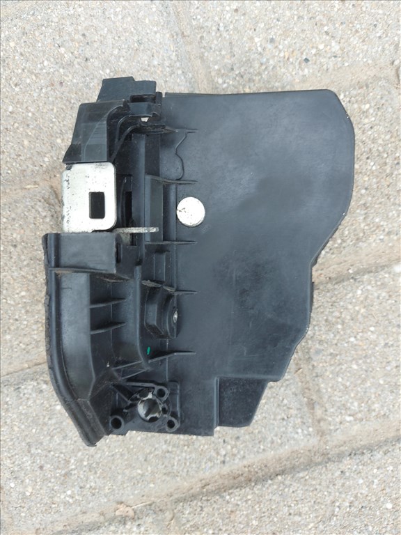 BMW 1-es, E81, E82, E87, E88, 3-as, E90, E91, E92, E93, X1, E84 bal első ajtózár  2. kép