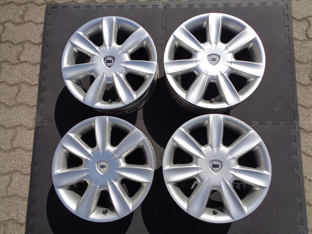 Lancia gyári alufelni 15-ös, 4×98-as osztóval, szép állapotban eladó.  1. kép
