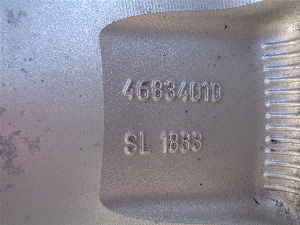 Lancia gyári alufelni 15-ös, 4×98-as osztóval, szép állapotban eladó.  9. kép