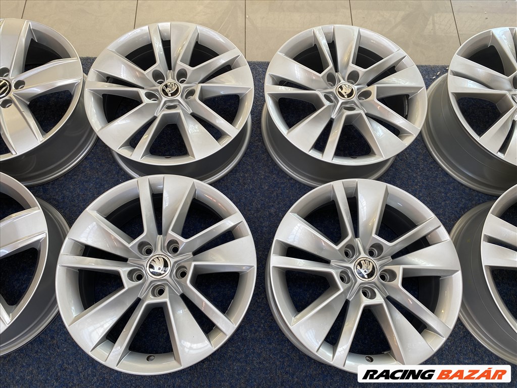(3716)  Skoda 17 gyári alufelni felni, 5x112, Kodiaq Octavia 3. kép