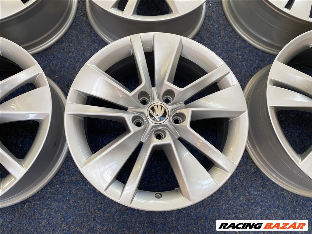 (3716)  Skoda 17 gyári alufelni felni, 5x112, Kodiaq Octavia 4. kép