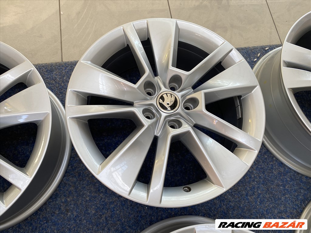 (3716)  Skoda 17 gyári alufelni felni, 5x112, Kodiaq Octavia 6. kép