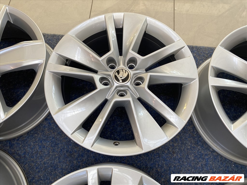 (3716)  Skoda 17 gyári alufelni felni, 5x112, Kodiaq Octavia 7. kép