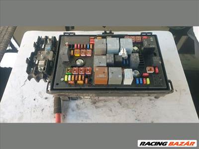 Opel Astra J, Opel Zafira C Biztosítéktábla XE 13449208