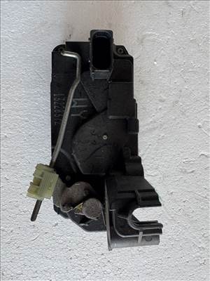 opel zafira b 2005-2014 jobb hátsó ajtózár   13220372