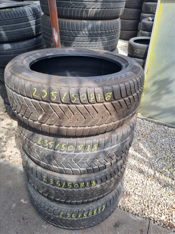  235/5018" újszerű Pirelli Scorpion Winter téli gumi 4db  1. kép