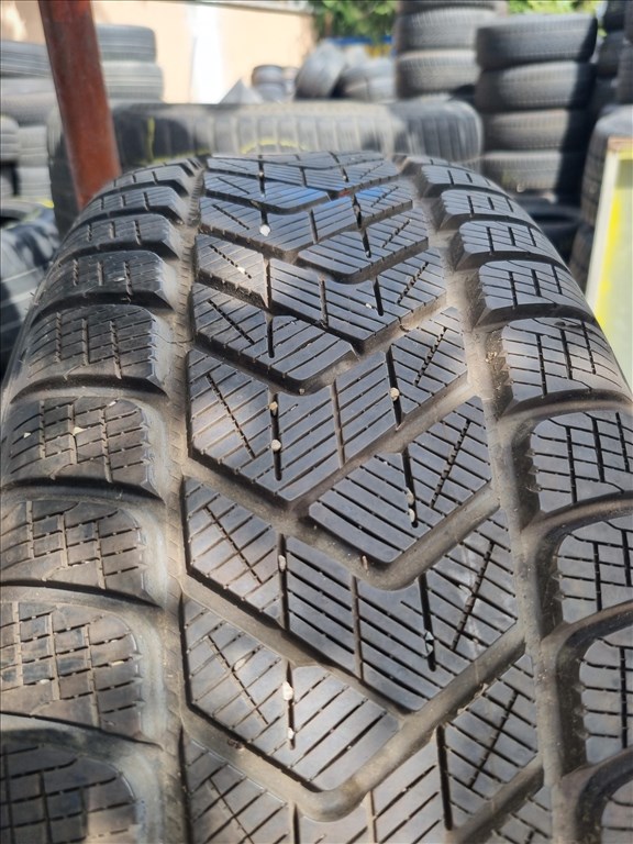  235/5018" újszerű Pirelli Scorpion Winter téli gumi 4db  4. kép