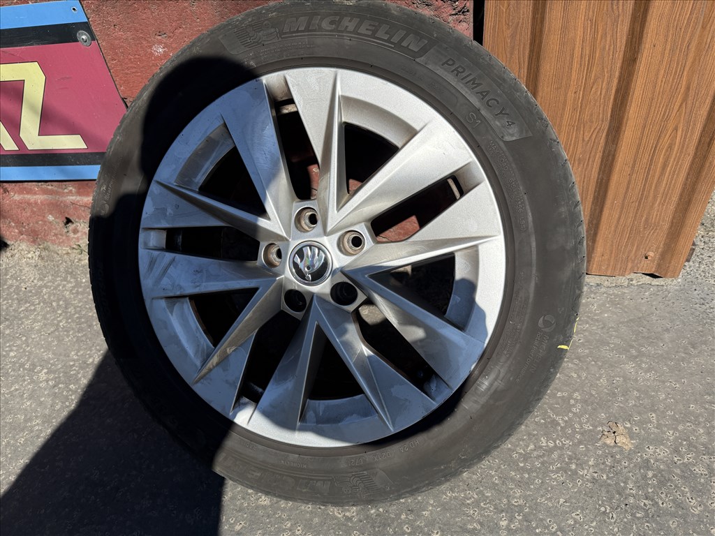 Skoda Octavia gyári 7x17-es 5x112-es ET46 könnyűfém felni garnitúra eladó 3. kép