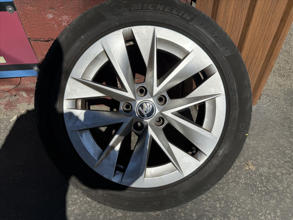 Skoda Octavia gyári 7x17-es 5x112-es ET46 könnyűfém felni garnitúra eladó 4. kép