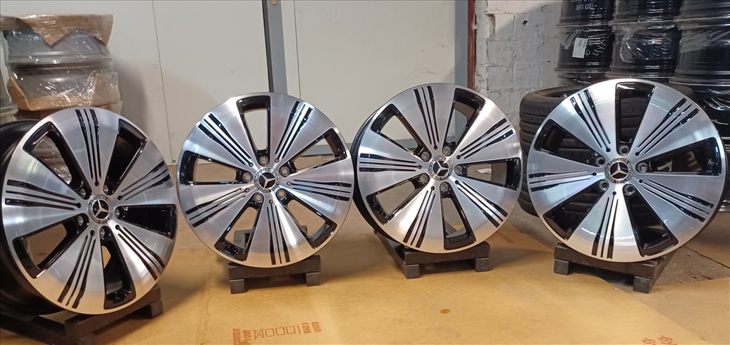 Gyári Mercedes W243 EQA EQB alufelni 5x112 7,5x18 ET53,5 4db 5. kép