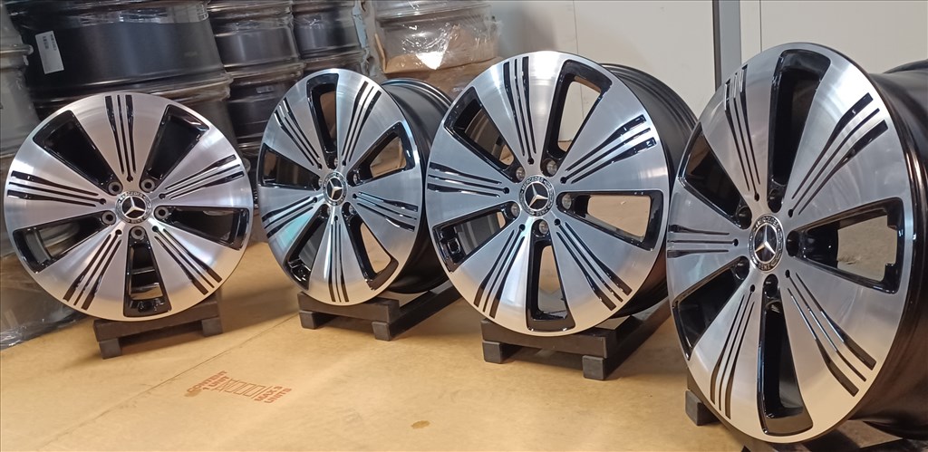 Gyári Mercedes W243 EQA EQB alufelni 5x112 7,5x18 ET53,5 4db 7. kép