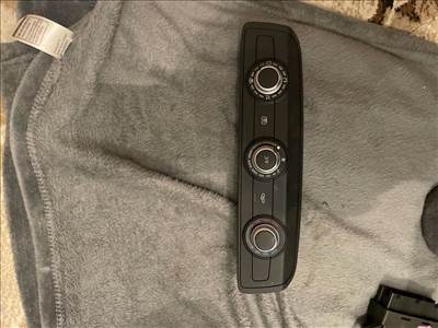 AUDI A3 8V1 Fűtéskapcsoló (digit klímás) 004297