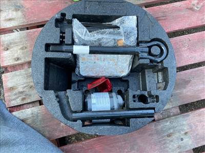 RENAULT CLIO IV  Pótkerék Szerszámtartó 012163