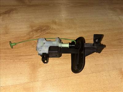 Volvo S80, Volvo V70 tankajtó nyitó motor 31299107