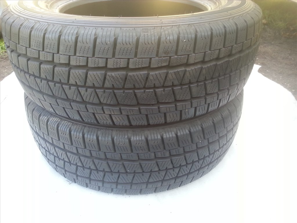  215/65R16C Falken Eurowinter Van1 újszerű kisteher téli gumi 2 db 1. kép